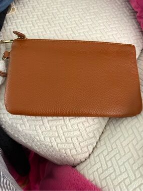 Leather Befen Wristlet Pouch in Warm Cognac Brown